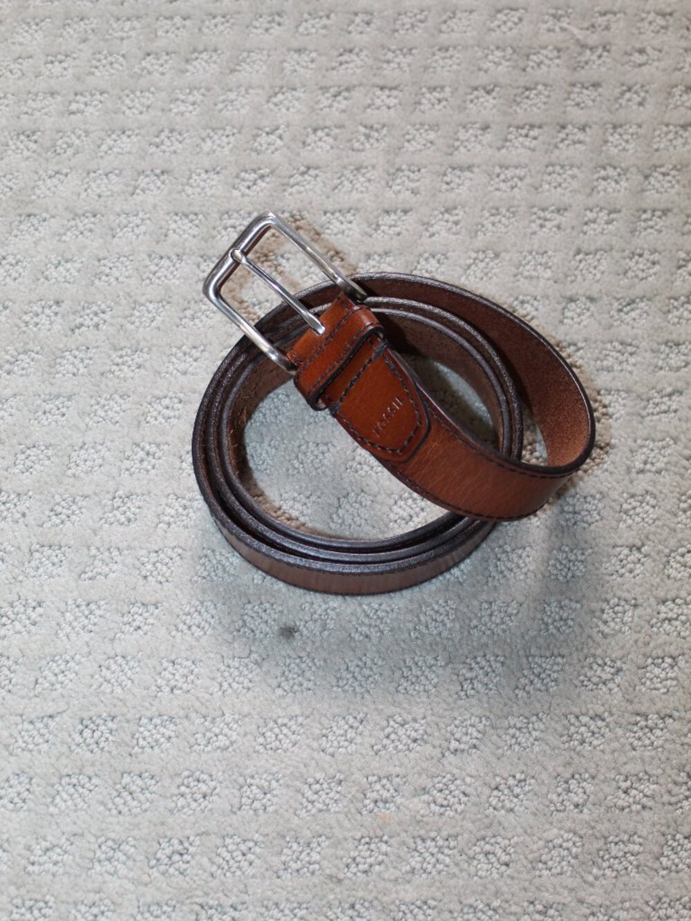 Fossil Size 44 Brown Leather Belt w Silver Tone Buckle
